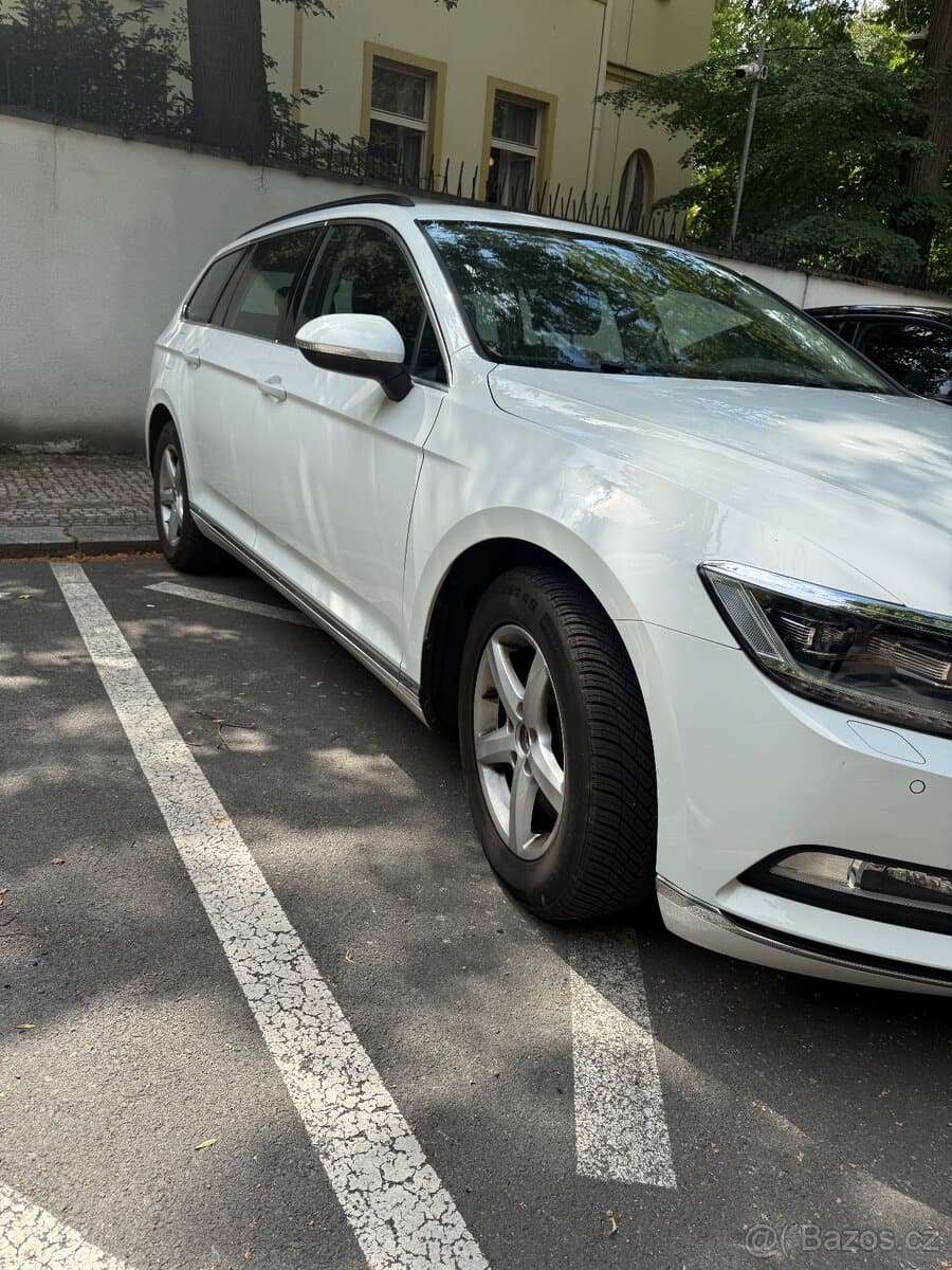 2019 Volkswagen PASSAT - 3