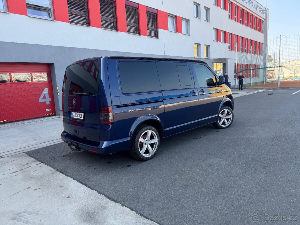 Volkswagen MULTIVAN - 3