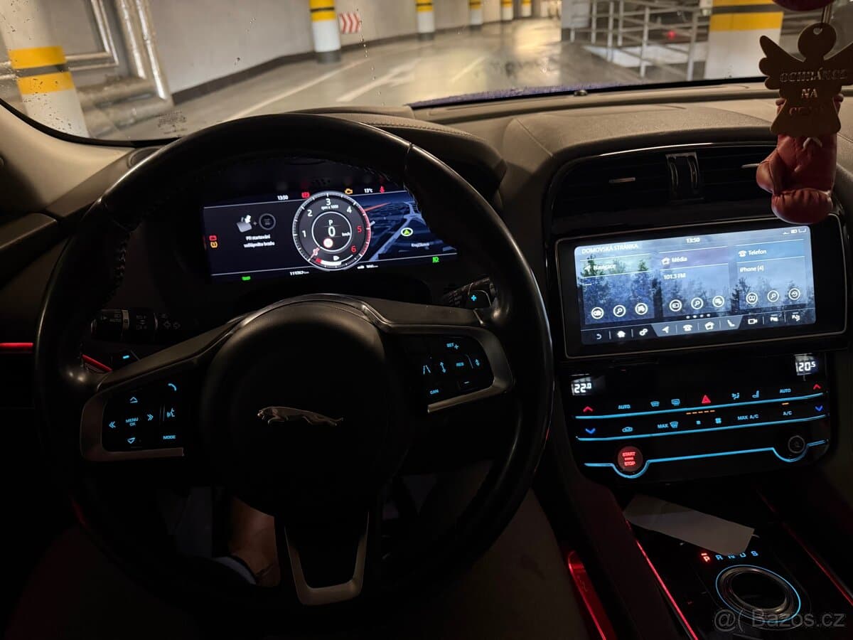 Jaguar F-PACE - 3