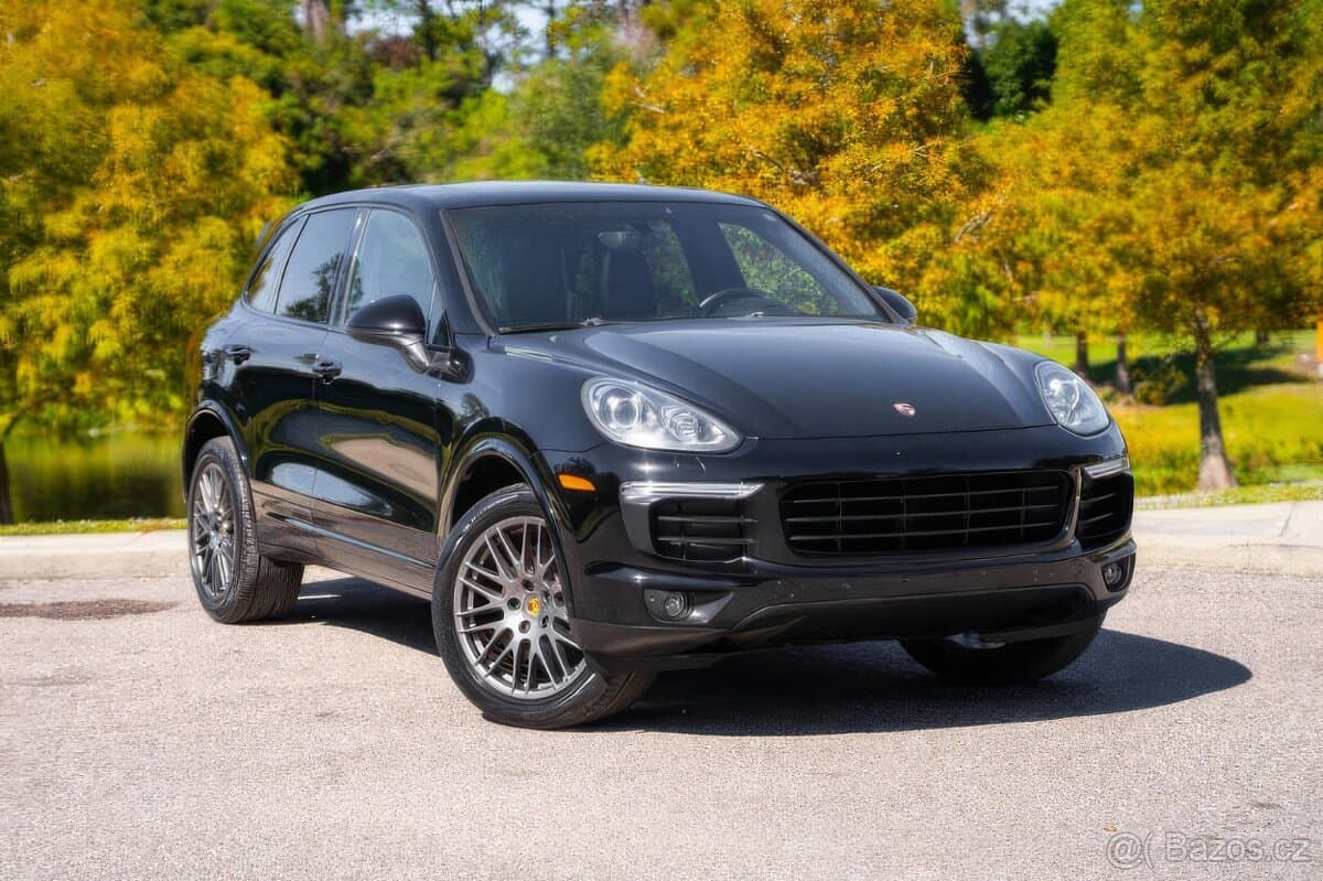 2017 Porsche CAYENNE - 3