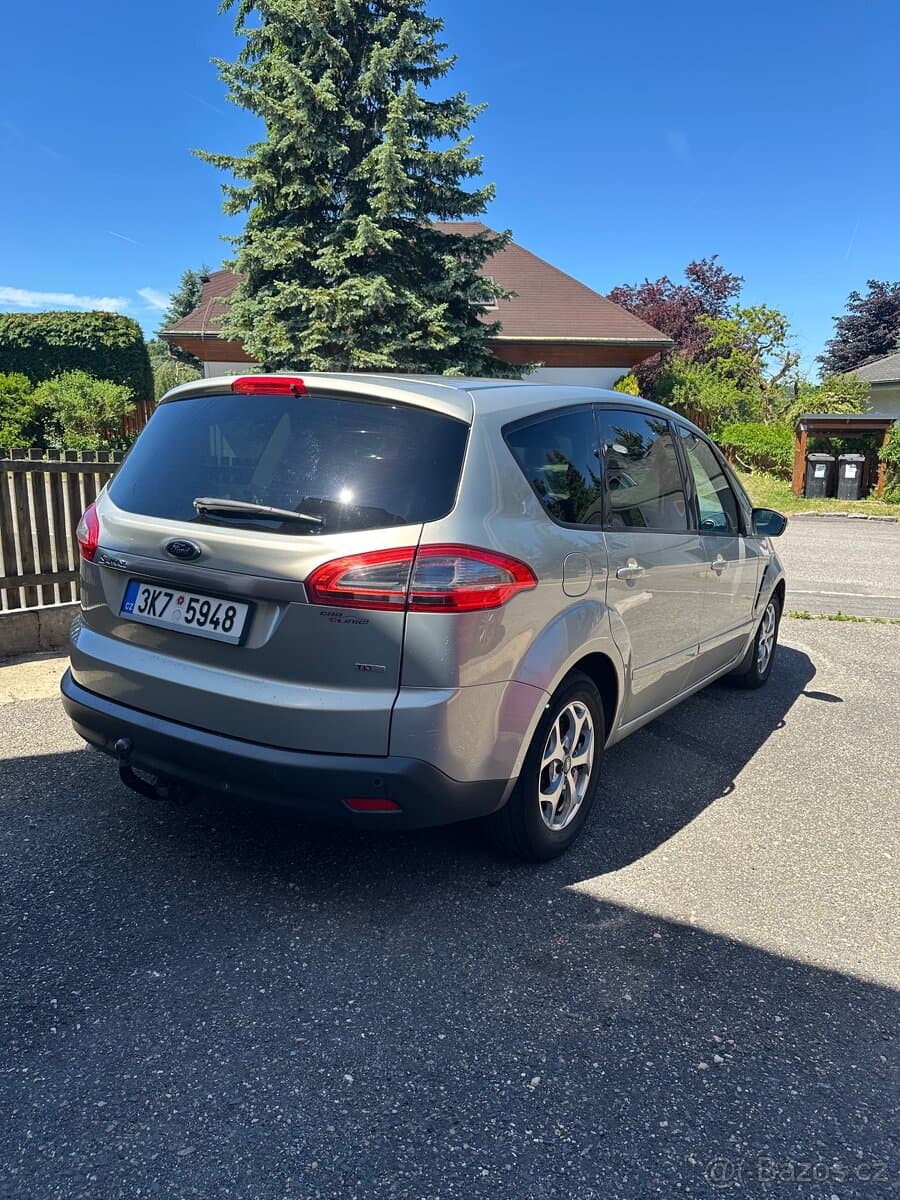 2010 Ford S-MAX - 3