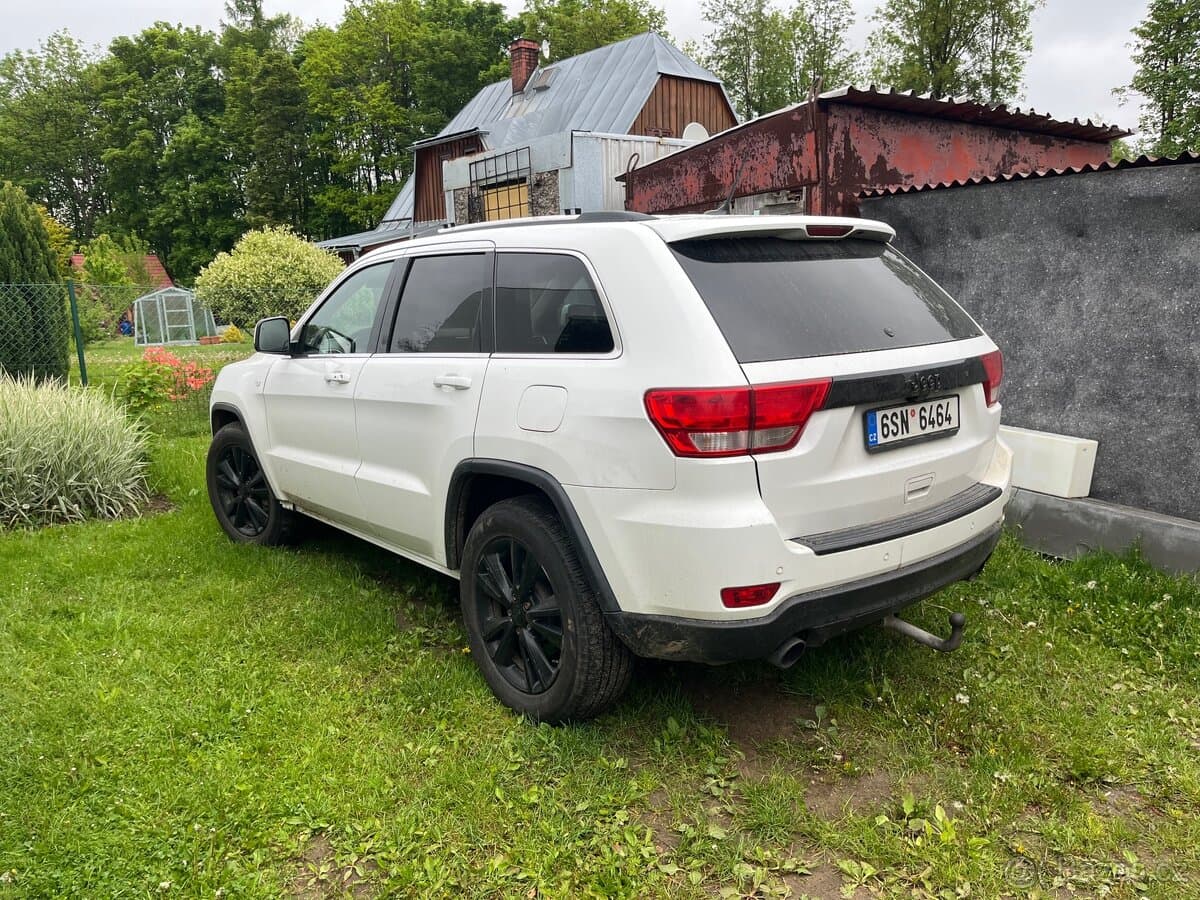 2012 Jeep CHEROKEE - 3