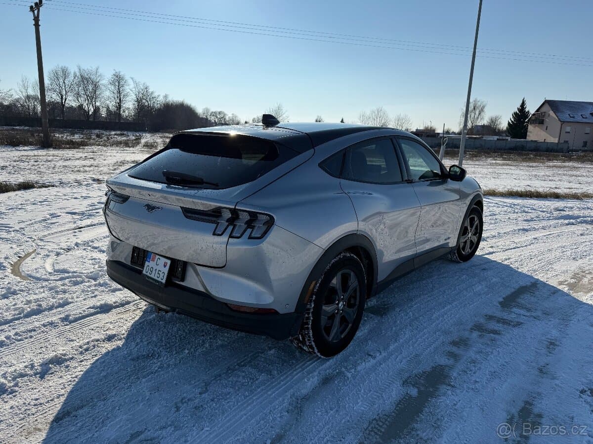 2021 Ford MUSTANG - 3