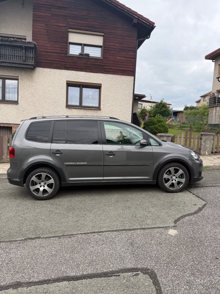 2011 Volkswagen TOURAN - 3