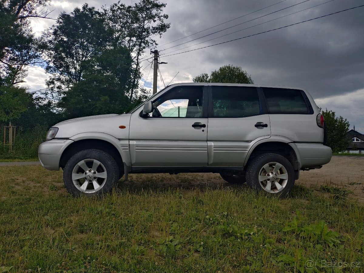 2004 Nissan TERRANO - 3