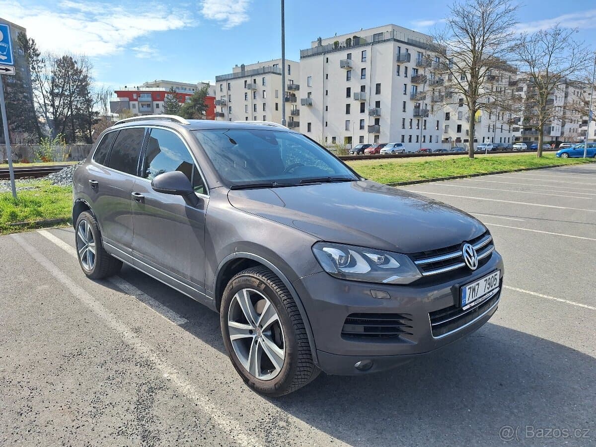 2011 Volkswagen TOUAREG - 3