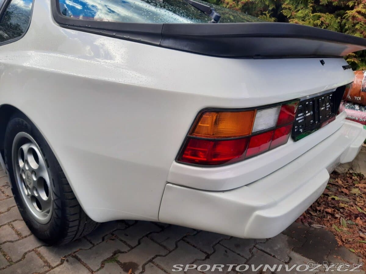 1987 Porsche 944 - 3
