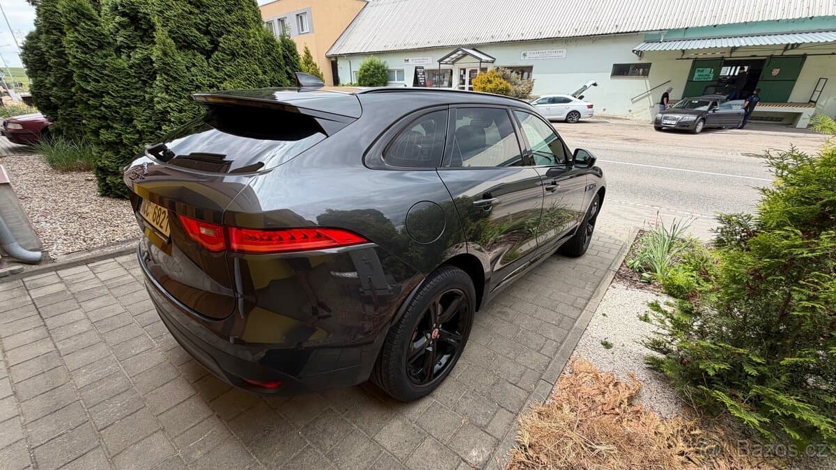 2016 Jaguar F-PACE - 3