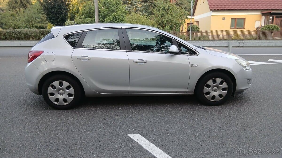 Opel ASTRA - 3