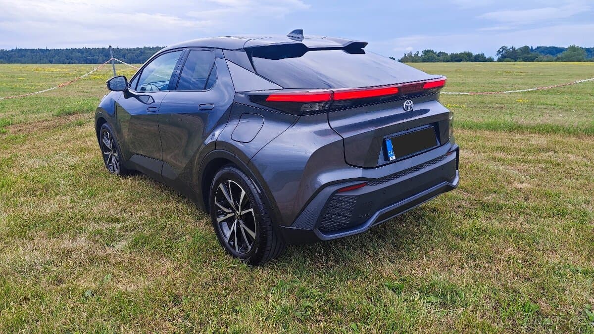 2025 Toyota C-HR - 3