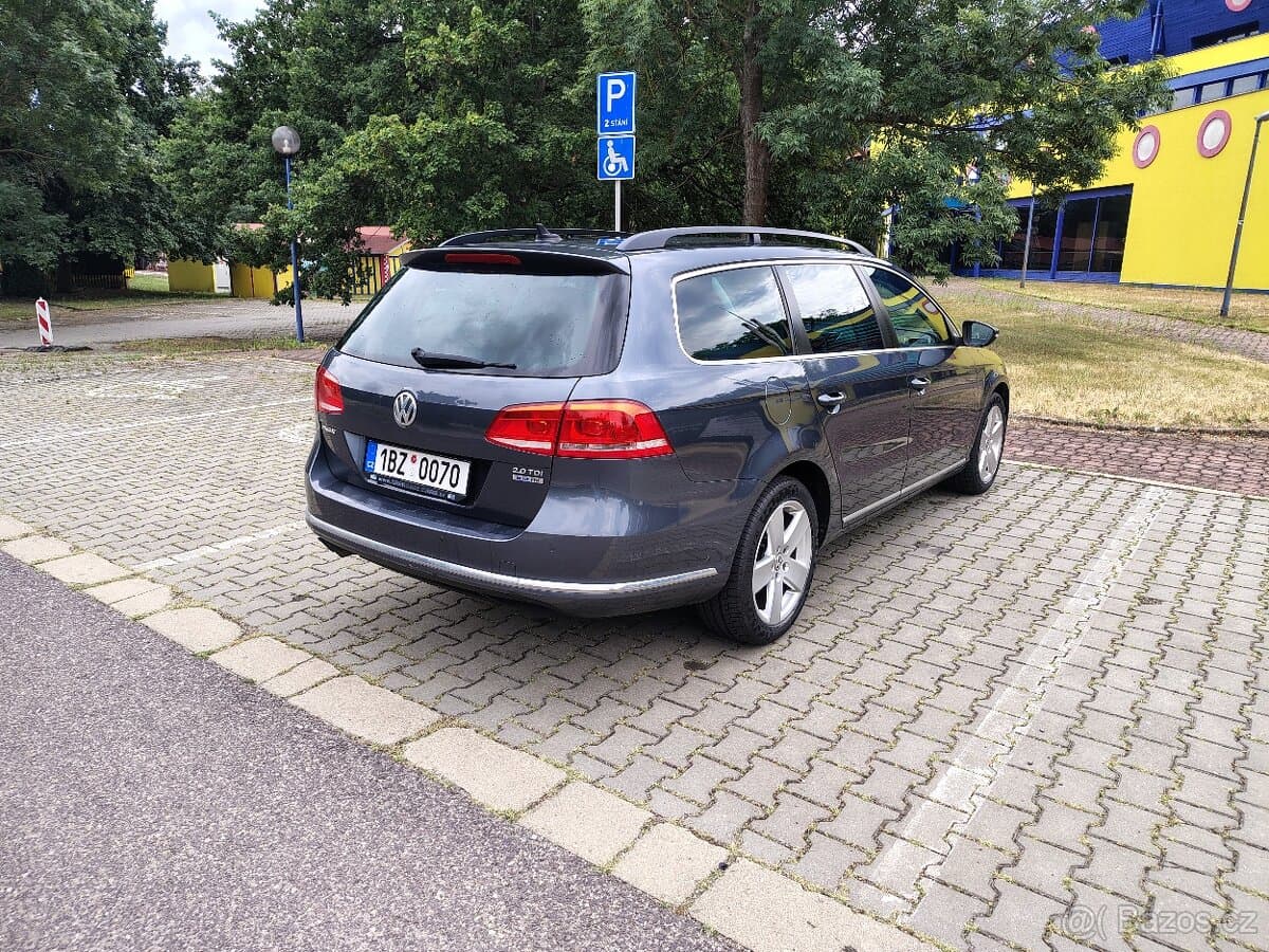 2011 Volkswagen PASSAT - 3
