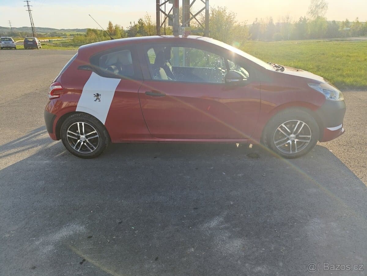 2013 Peugeot 208 - 3
