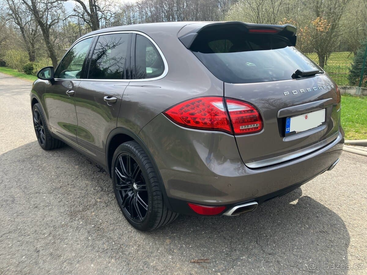2012 Porsche CAYENNE - 3
