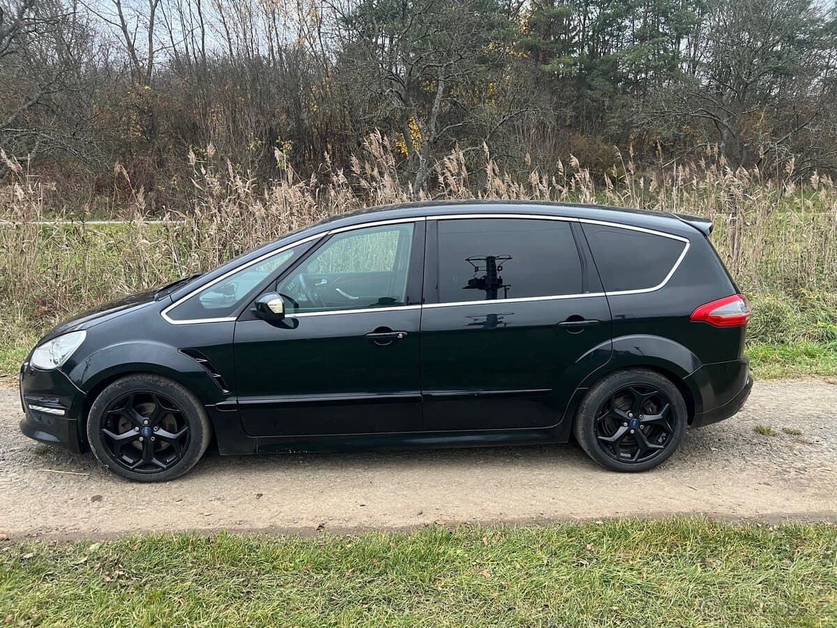 2011 Ford S-MAX - 3