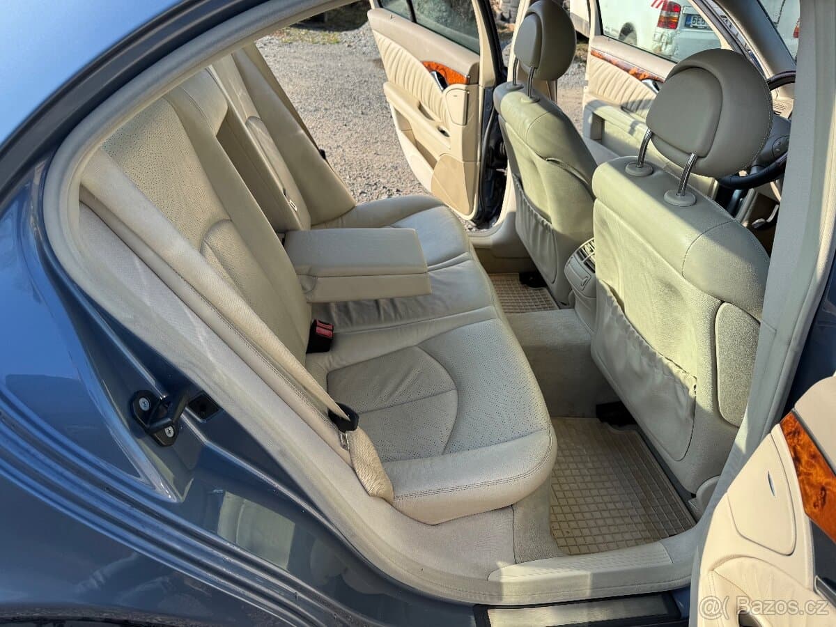 2004 Mercedes-Benz E-CLASS - 3