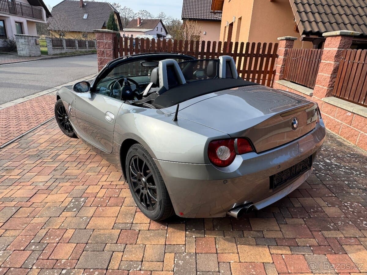 2005 BMW Z4 - 3
