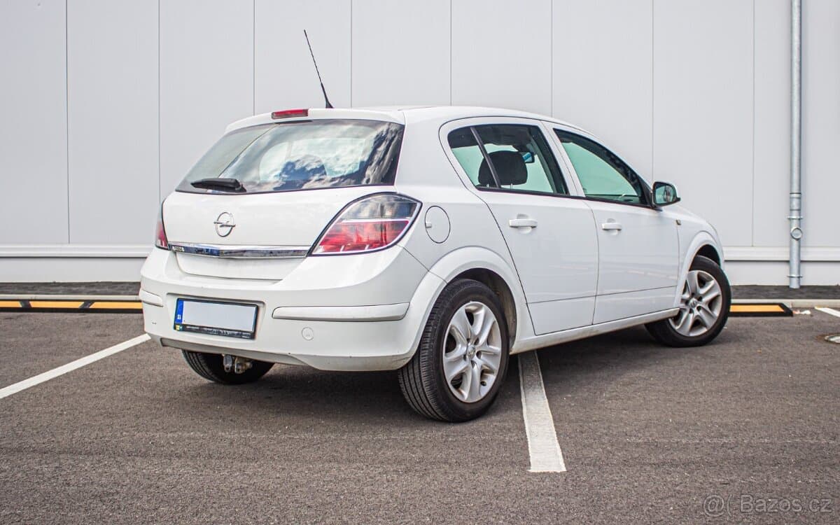 2011 Opel ASTRA - 3
