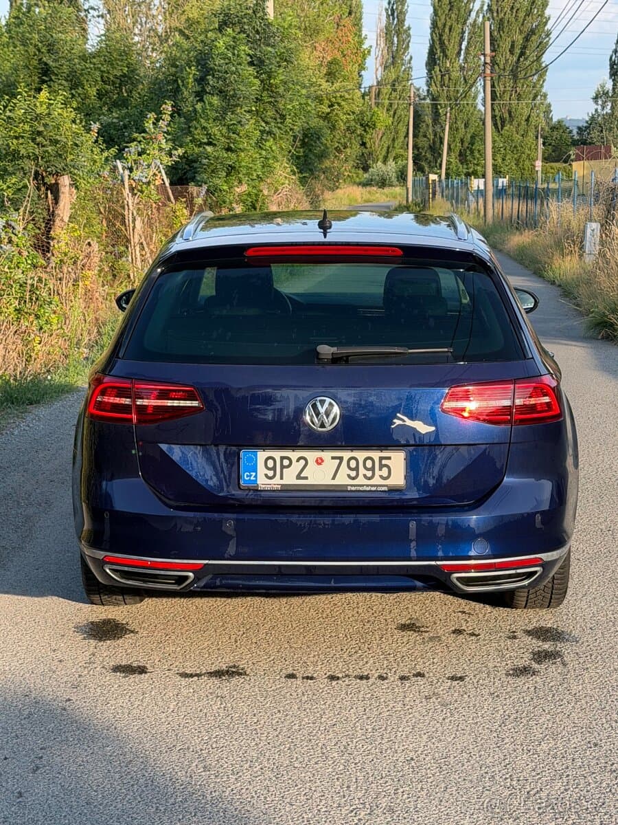 2019 Volkswagen PASSAT - 3