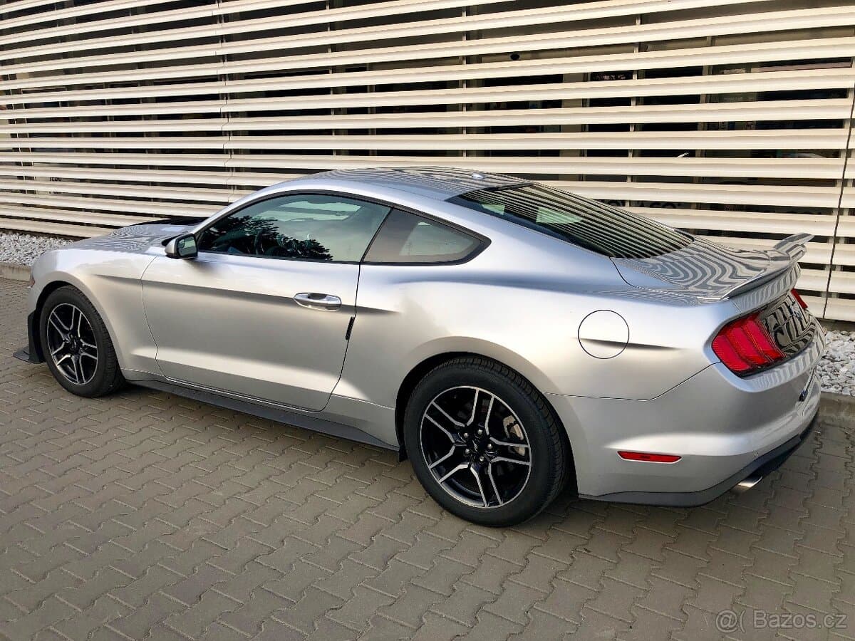 2019 Ford MUSTANG - 3