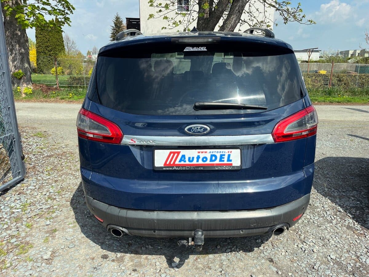 2011 Ford S-MAX - 3