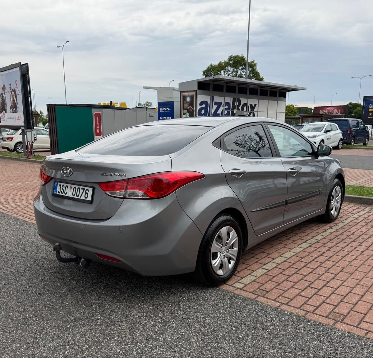 2011 Hyundai ELANTRA - 3