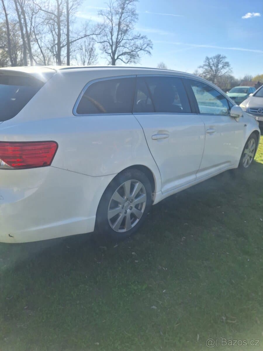 2012 Toyota AVENSIS - 3