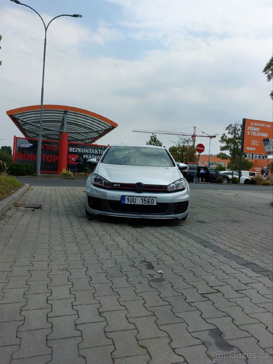 Volkswagen GOLF - 3