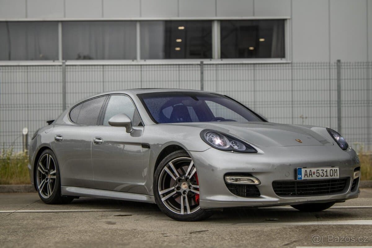 2010 Porsche PANAMERA - 3