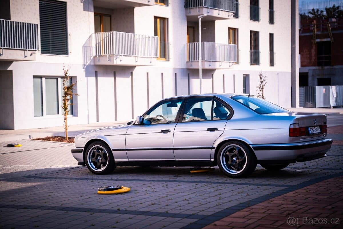 1992 BMW M5 - 3