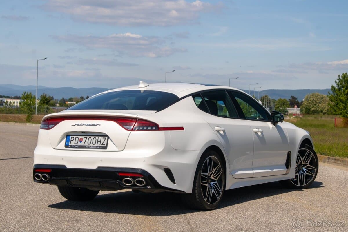 2021 Kia STINGER - 3