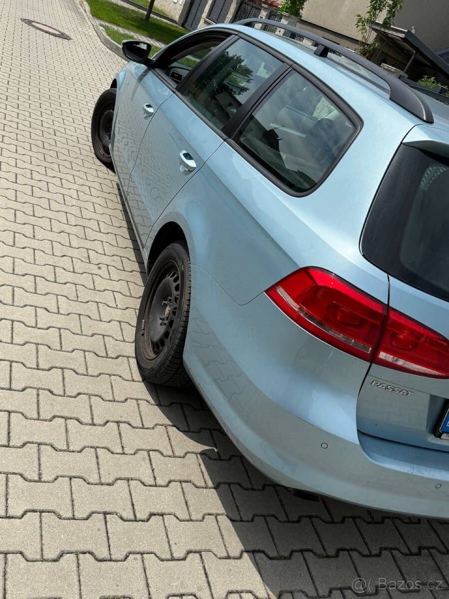 Volkswagen PASSAT - 3