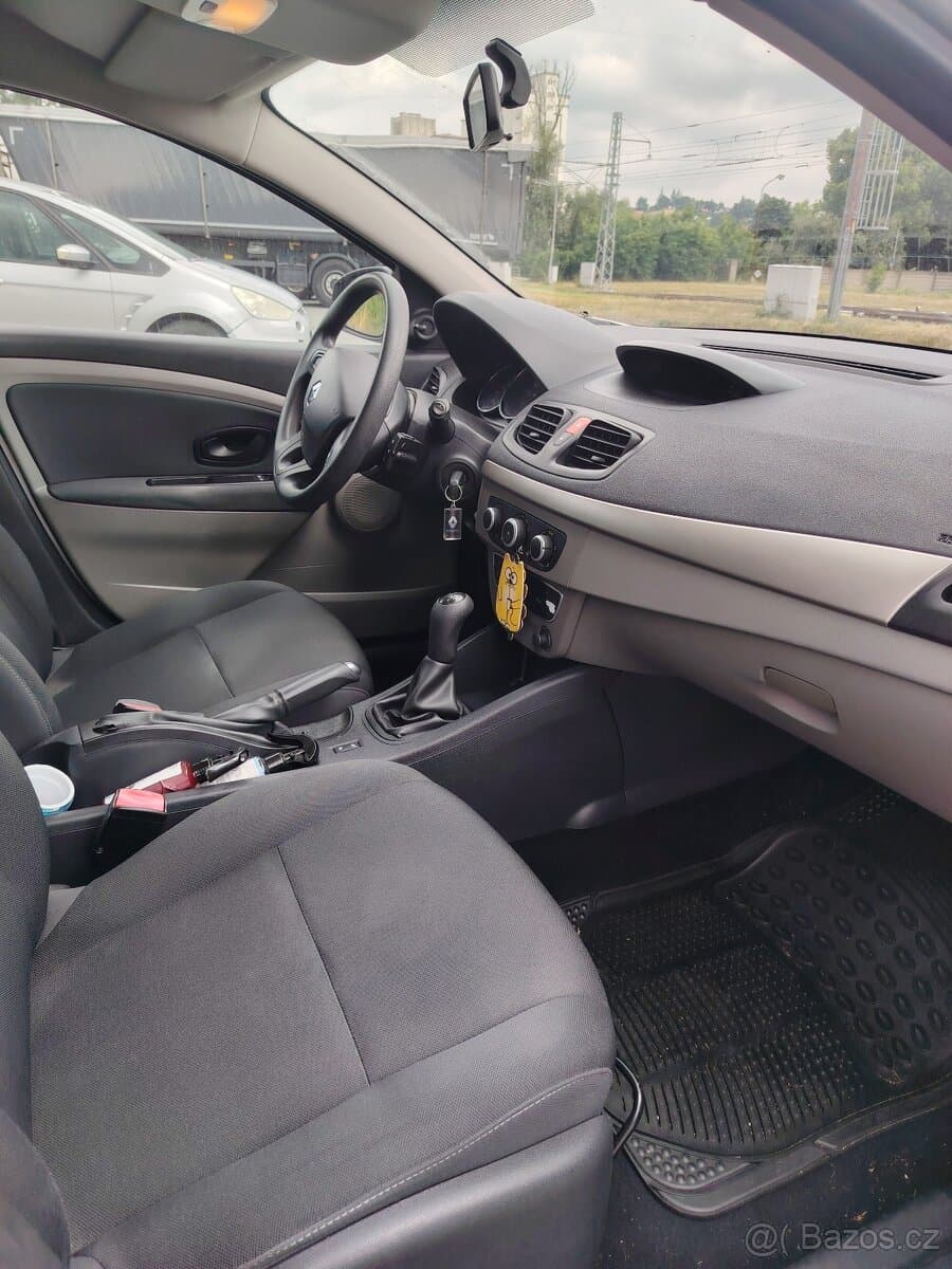 2010 Renault MEGANE - 3