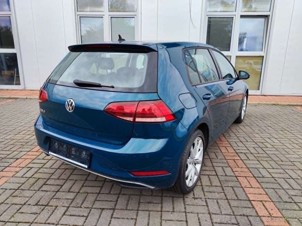 Volkswagen GOLF - 3