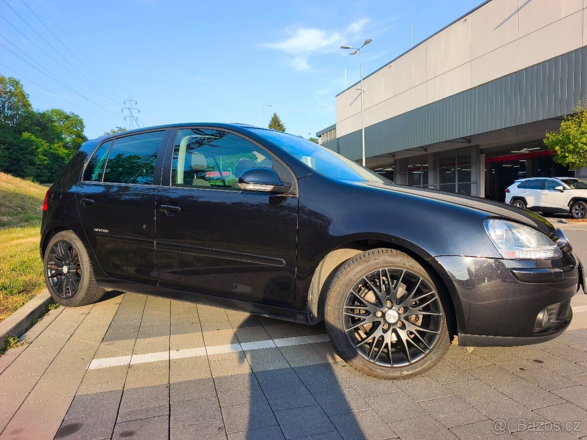 Volkswagen GOLF - 3