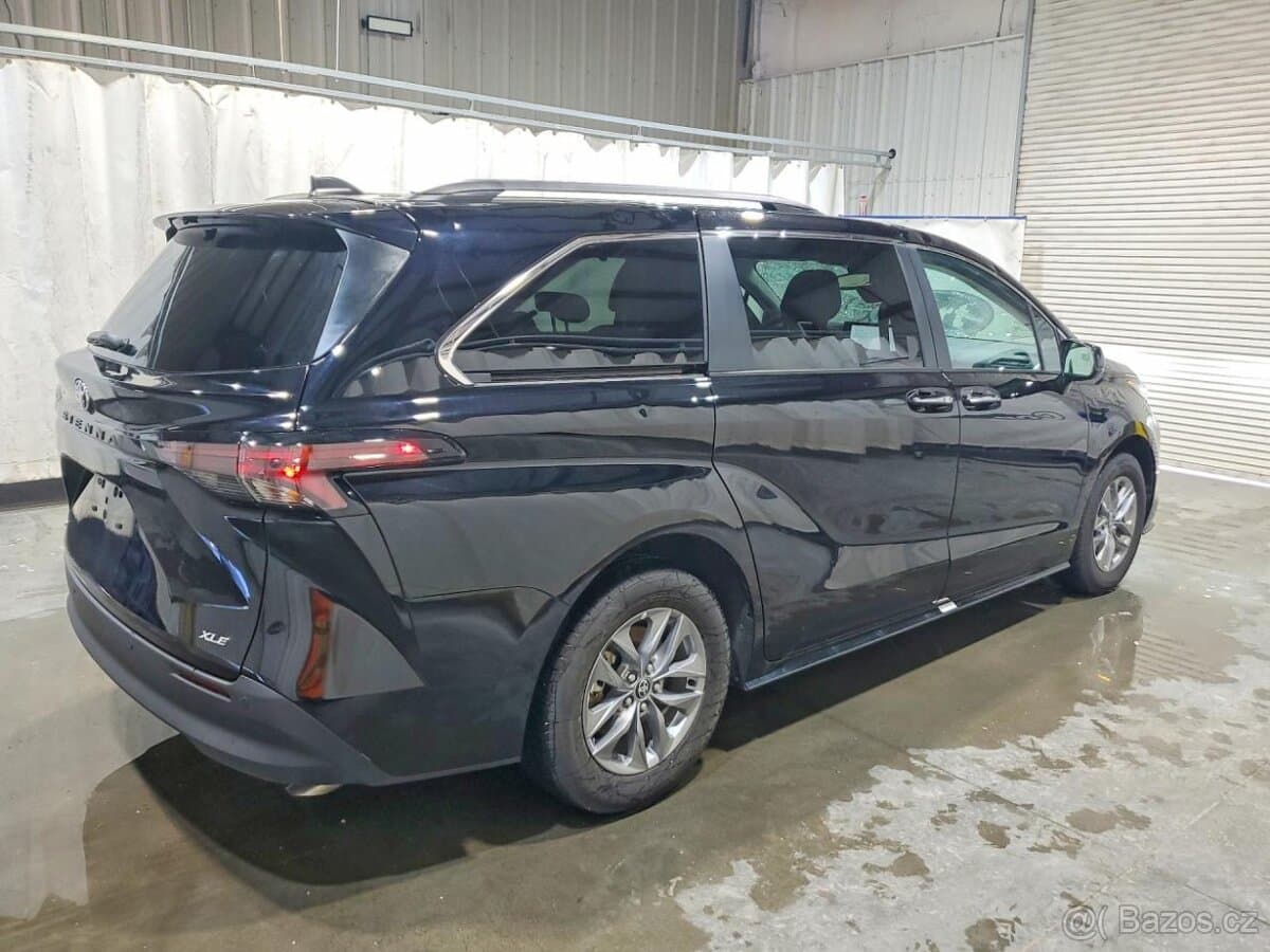 2026 Toyota SIENNA - 3