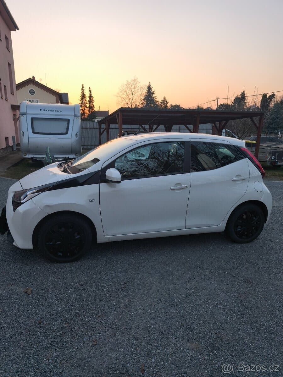 2021 Toyota AYGO - 3