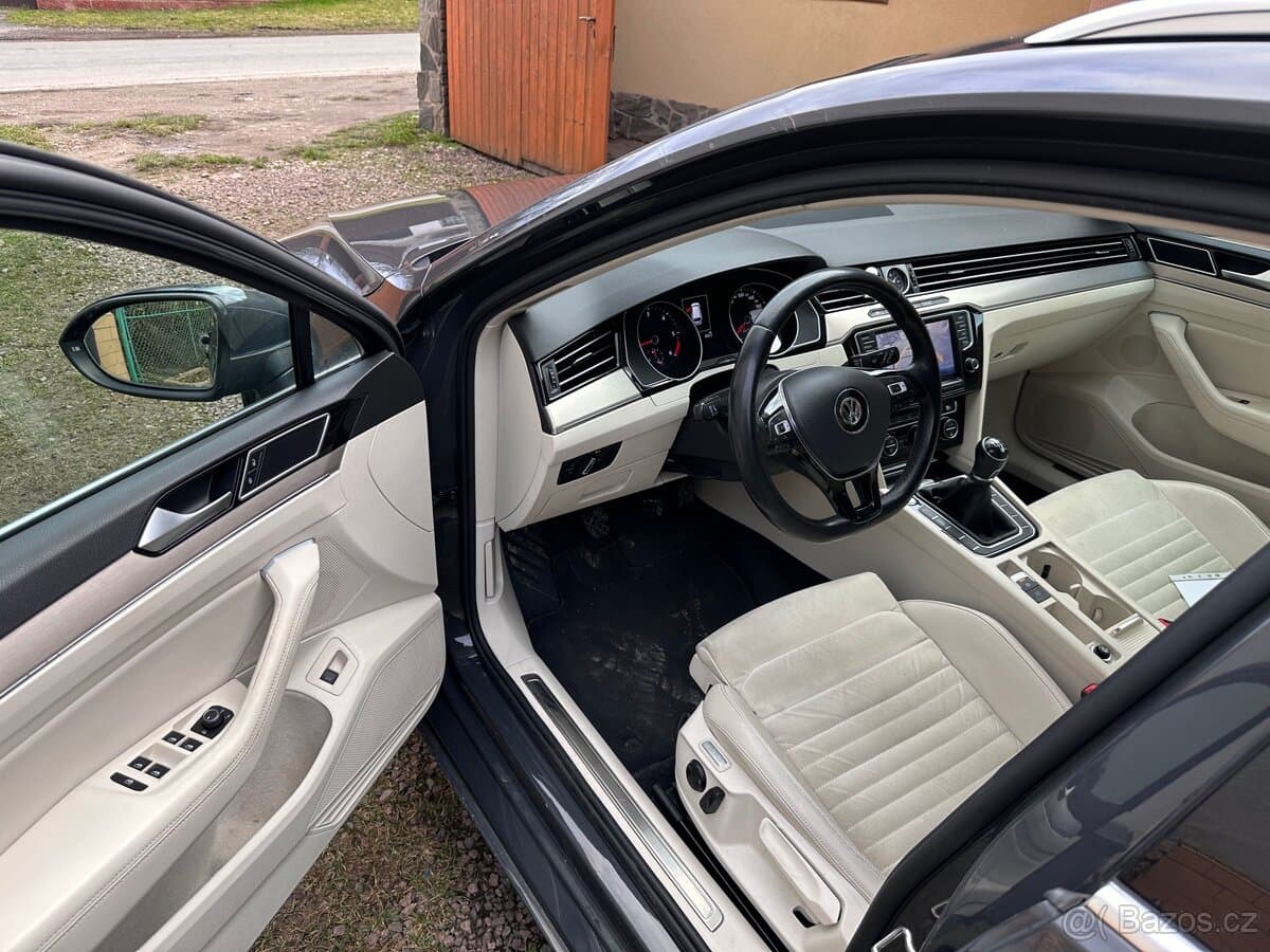 Volkswagen PASSAT - 3