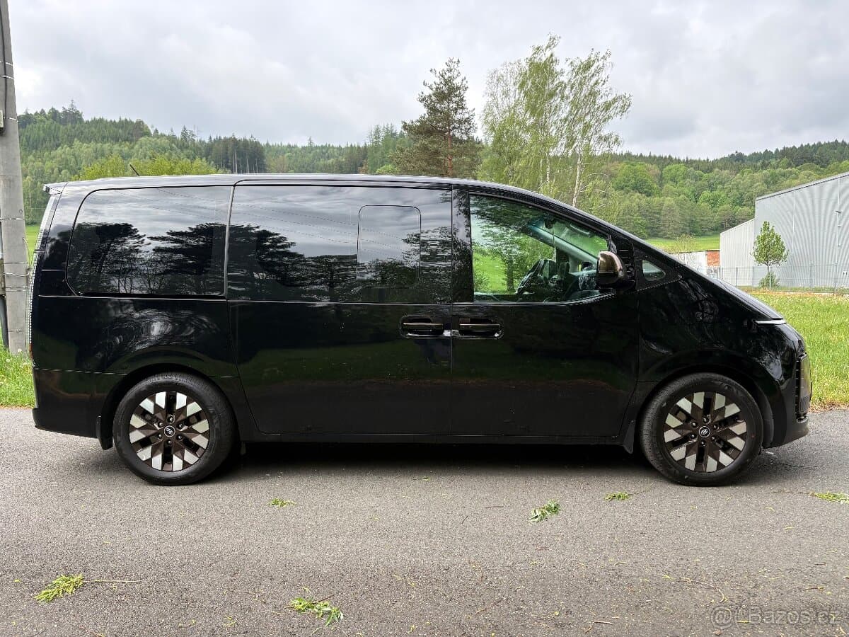 2022 Hyundai STARIA - 3