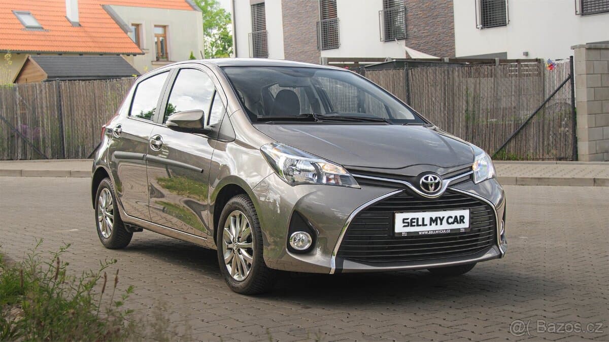 2017 Toyota YARIS - 3