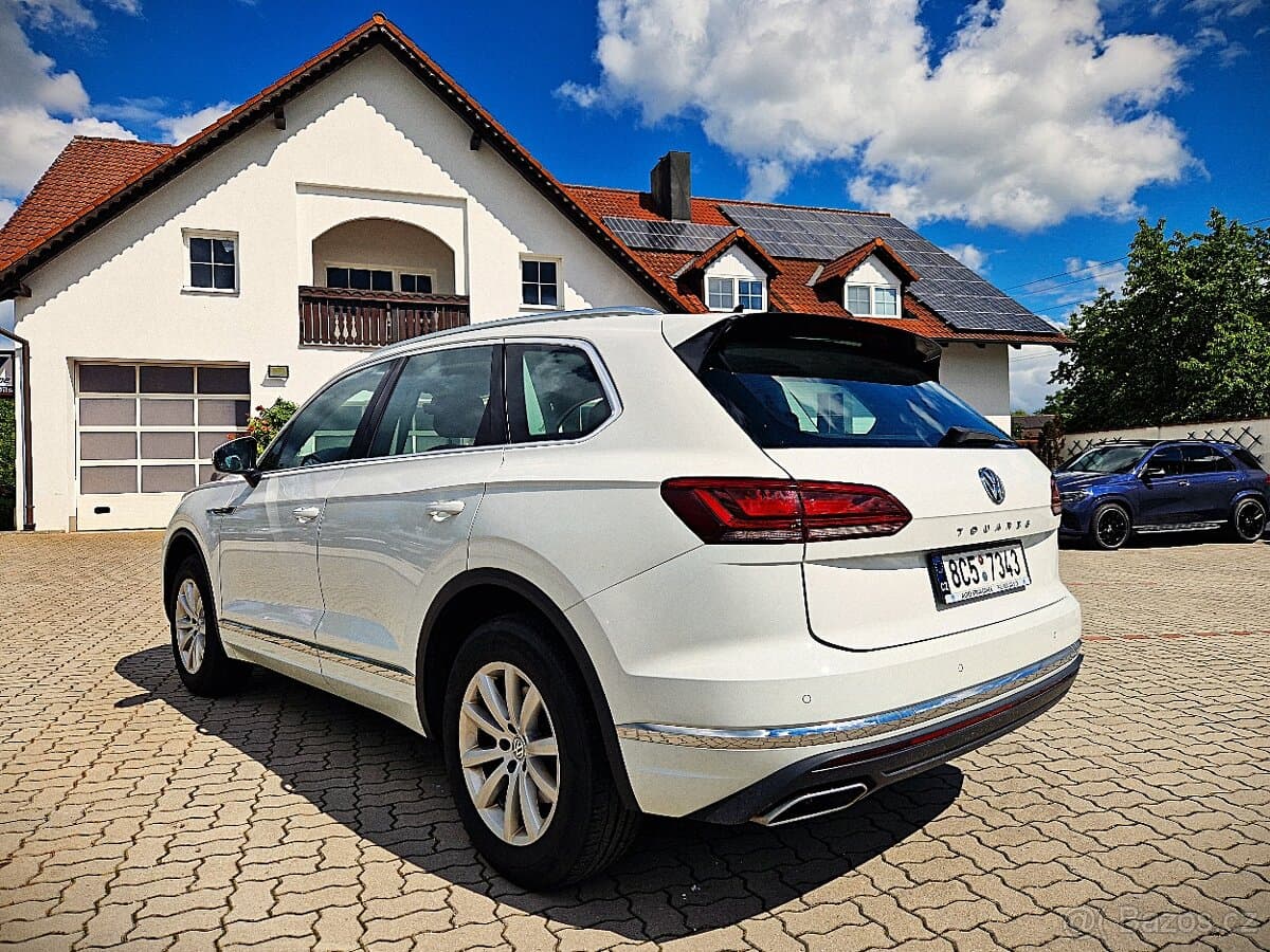 2019 Volkswagen TOUAREG - 3