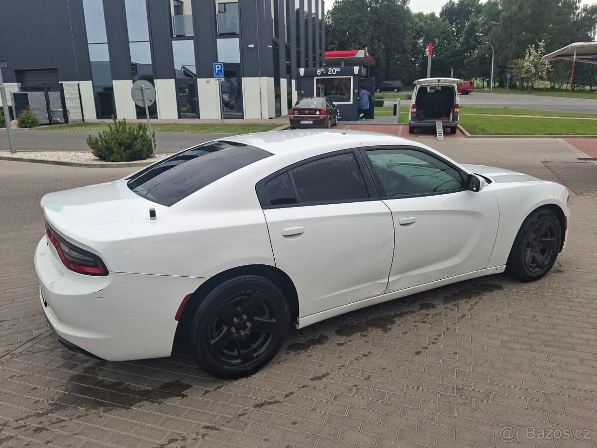 2016 Dodge CHARGER - 3