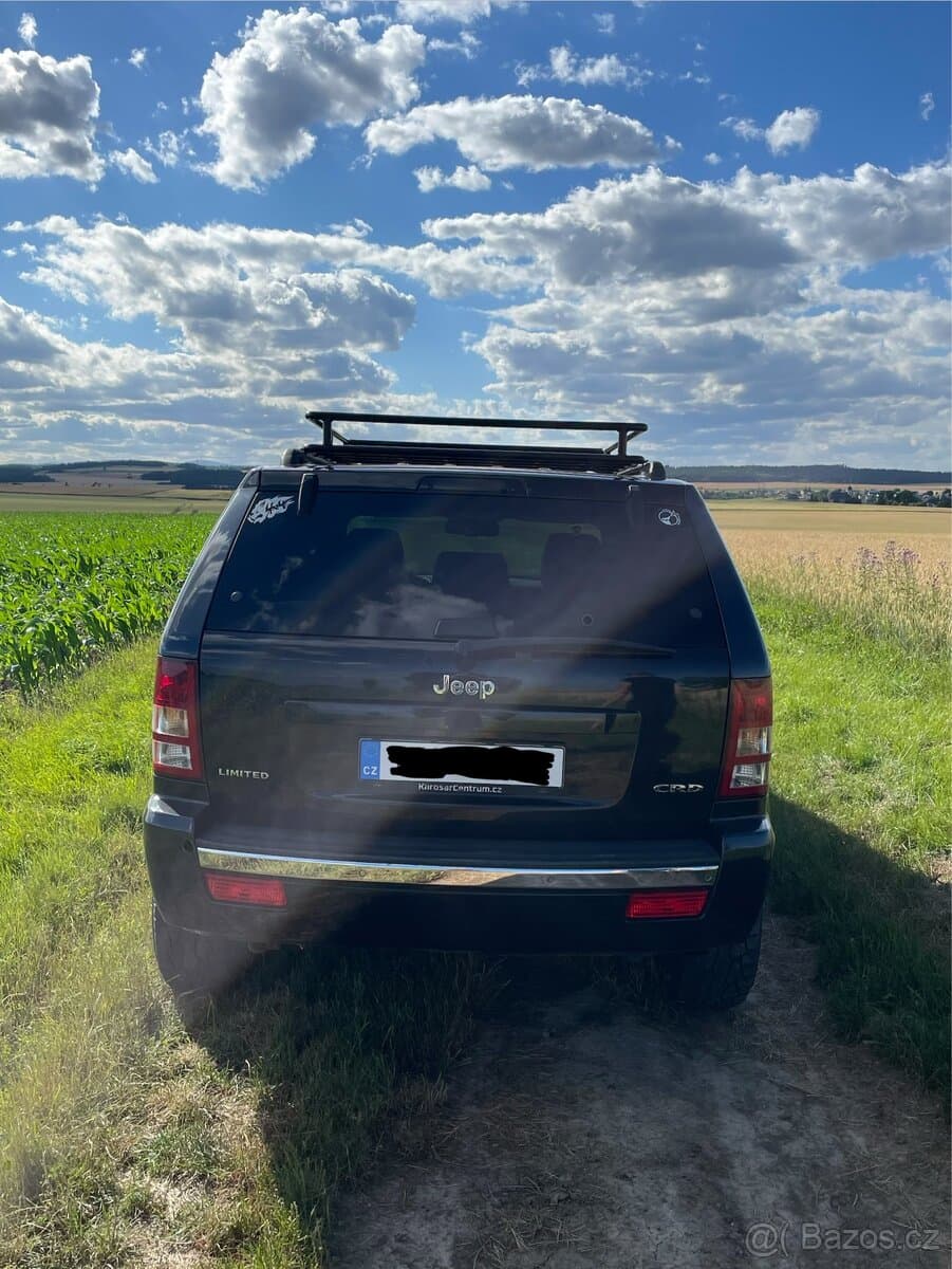 2005 Jeep CHEROKEE - 3