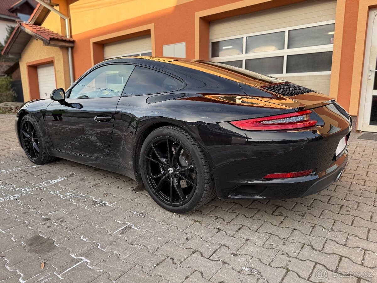 2018 Porsche 911 - 3