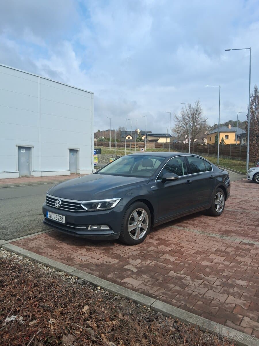 2018 Volkswagen PASSAT - 3