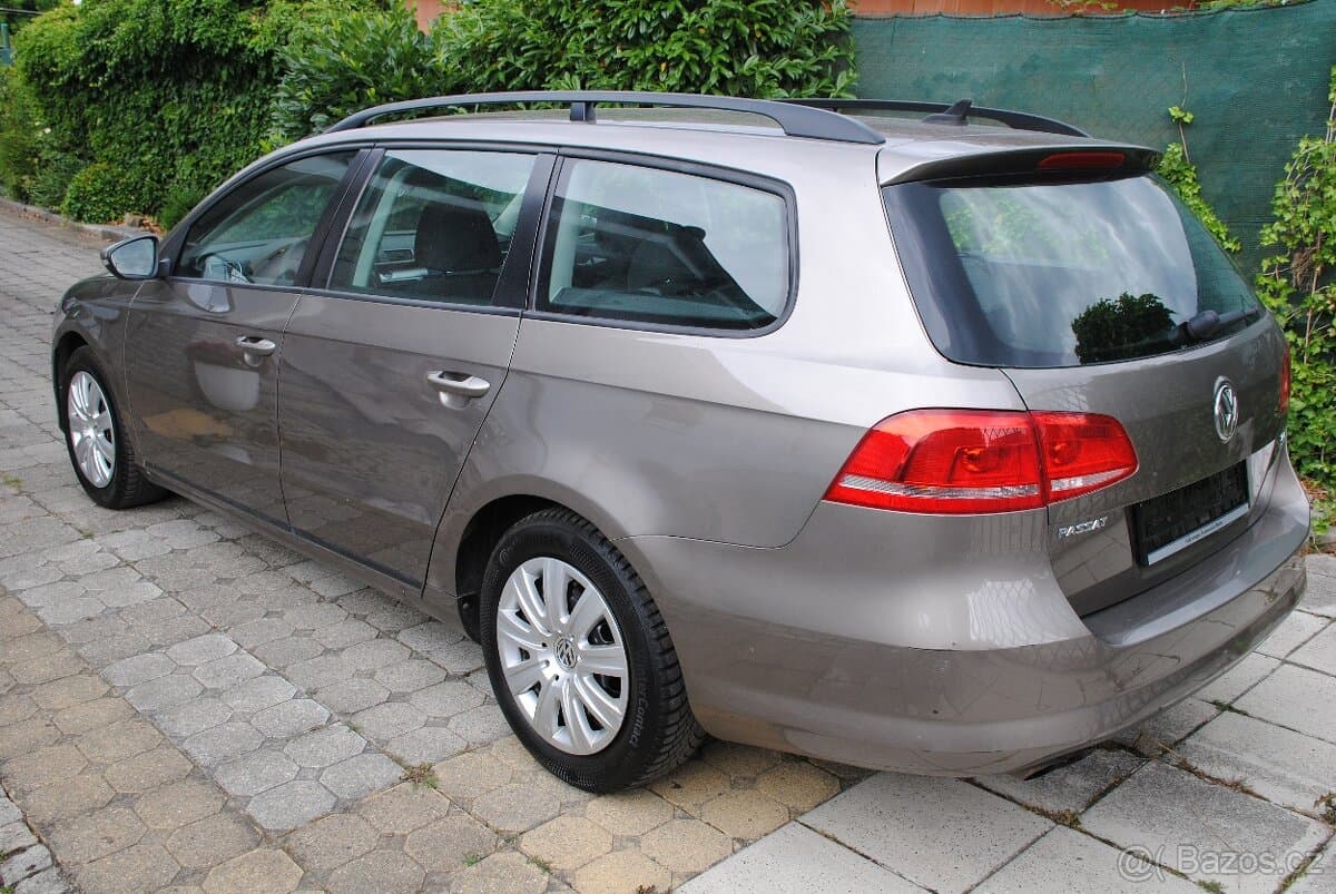 2011 Volkswagen PASSAT - 3
