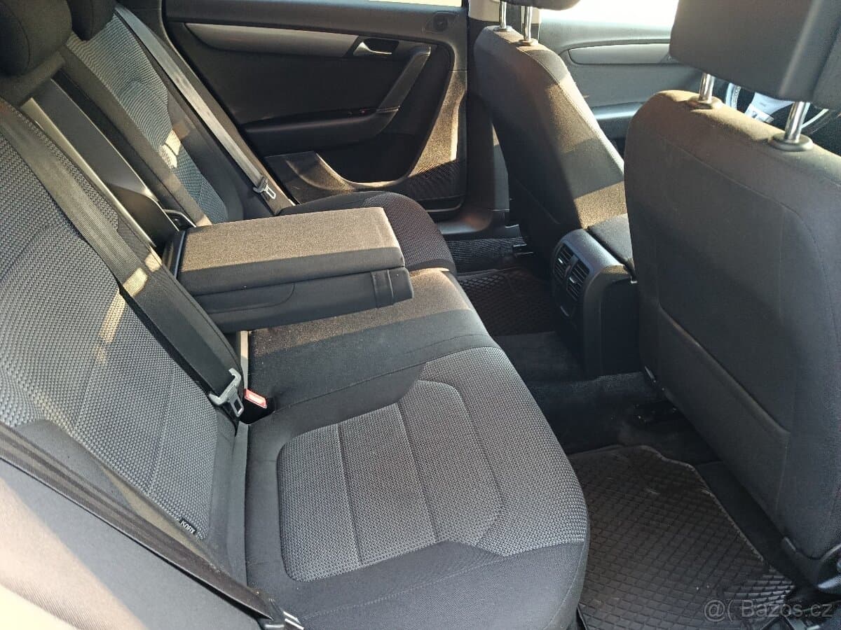 2012 Volkswagen PASSAT - 3
