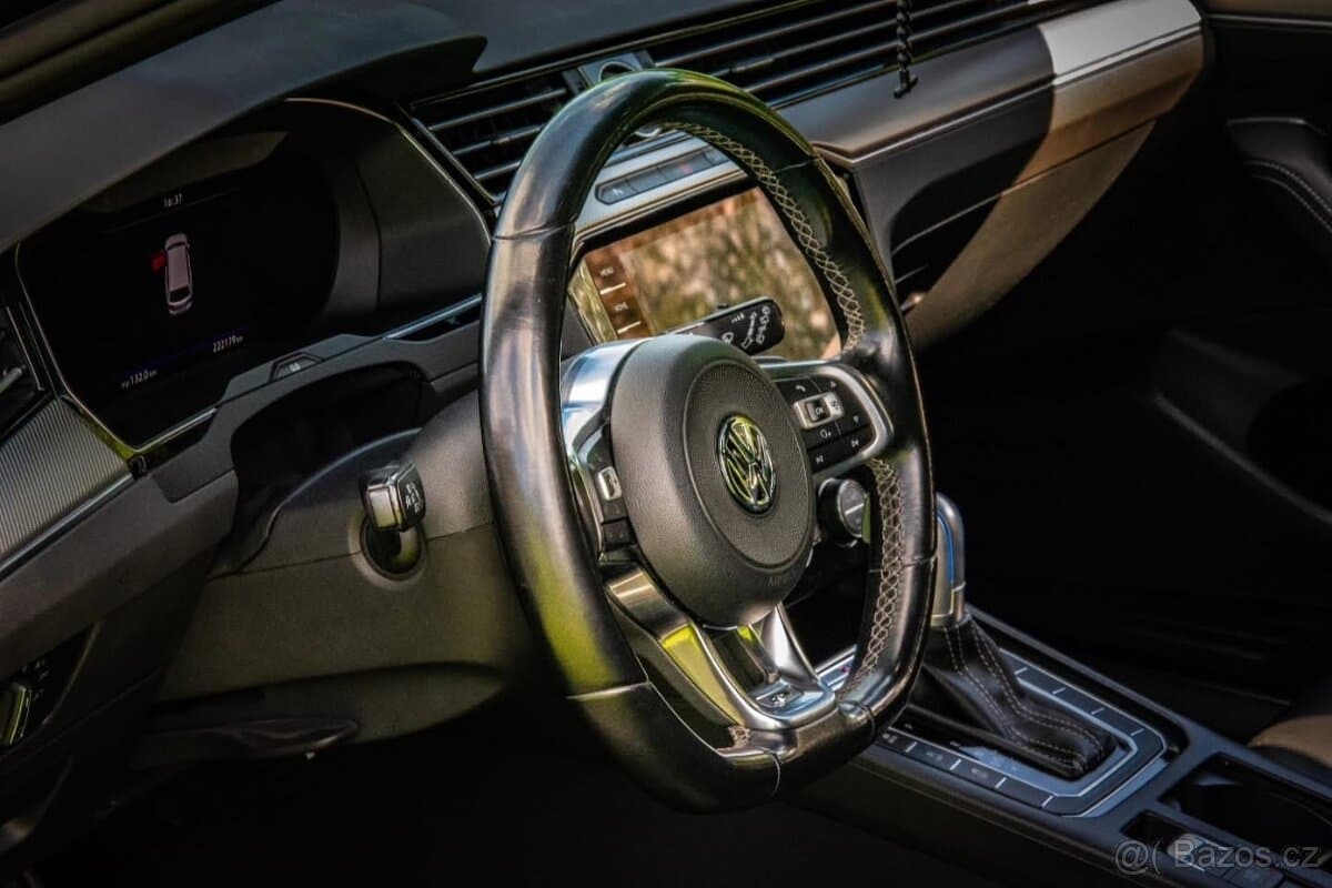 2018 Volkswagen PASSAT - 3