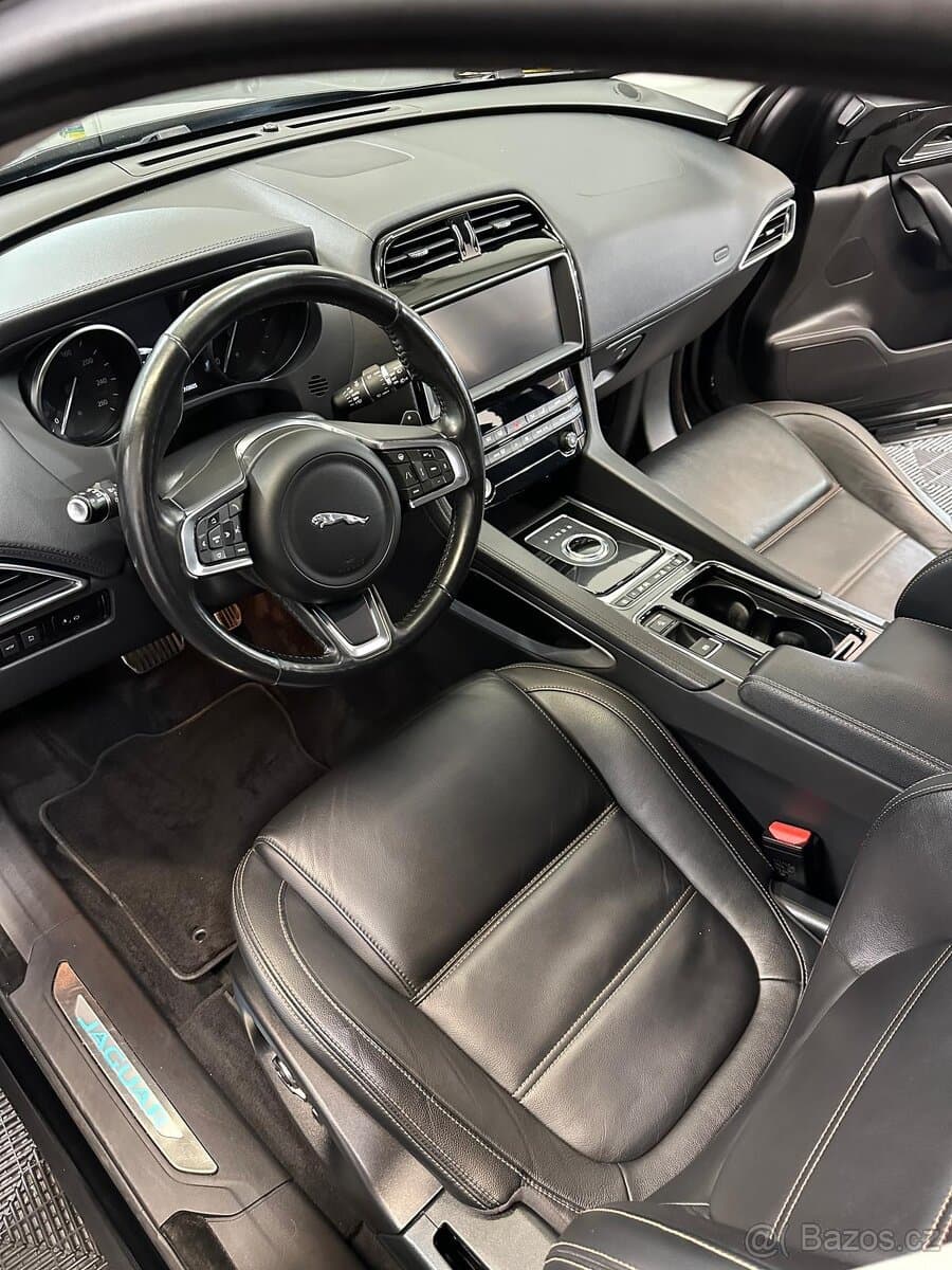 2019 Jaguar F-PACE - 3