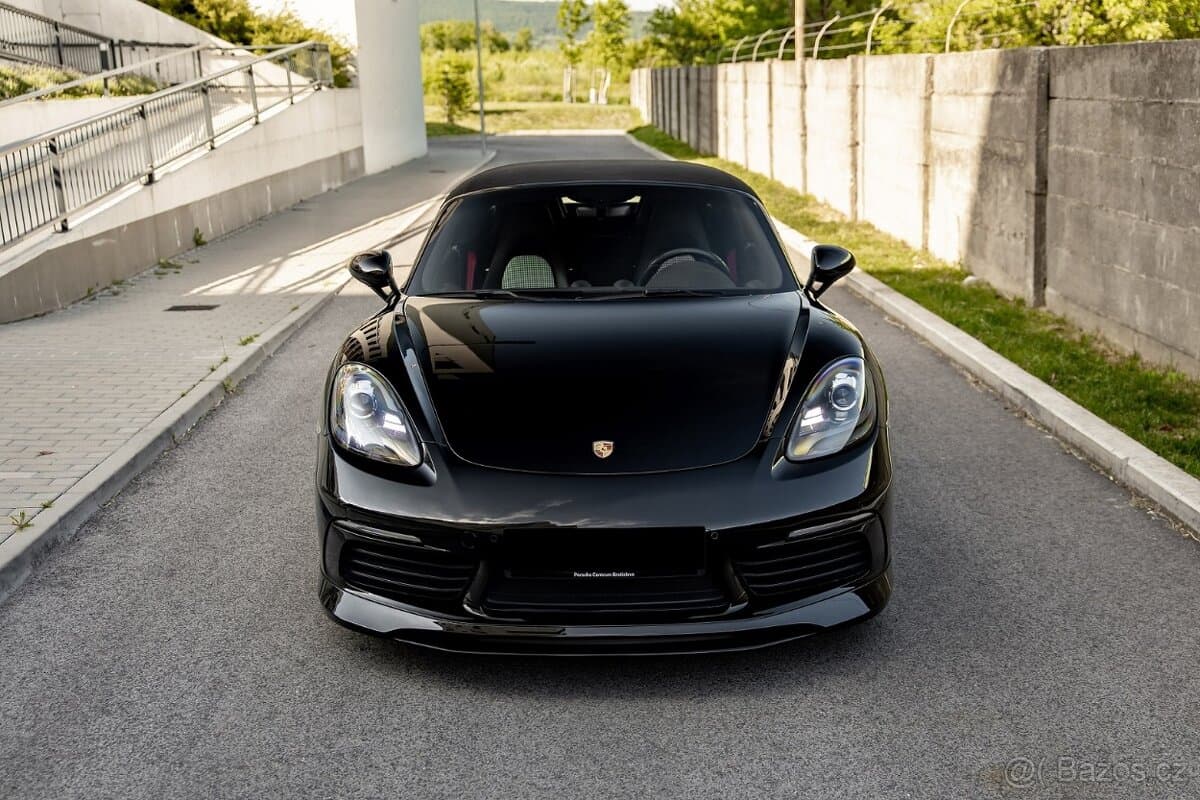 2017 Porsche 718 - 3