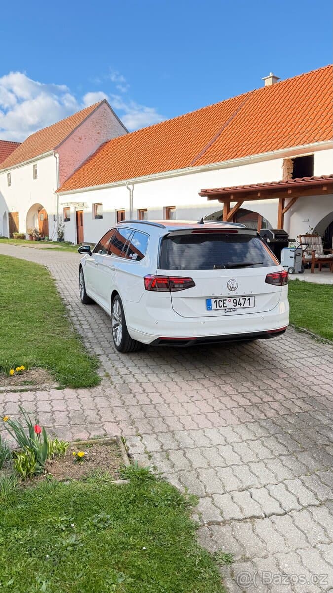 2021 Volkswagen PASSAT - 3